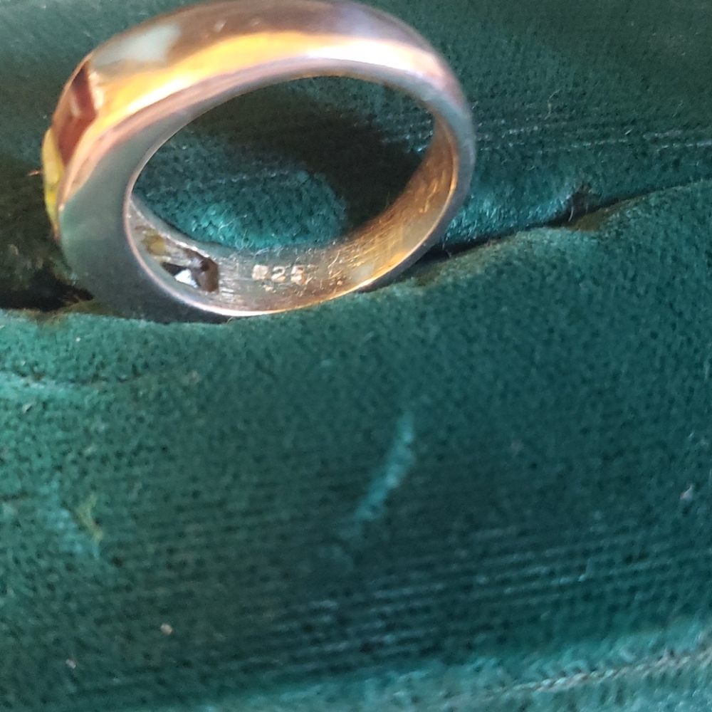 Rainbow ring. - Picture 2 of 4